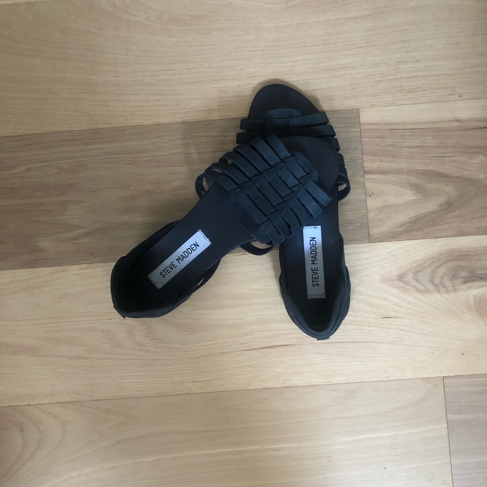 Steve Madden flat sandals